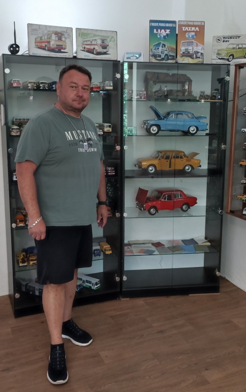 Komentované prohlídky zámku s unikátní expozicí modelů autíček